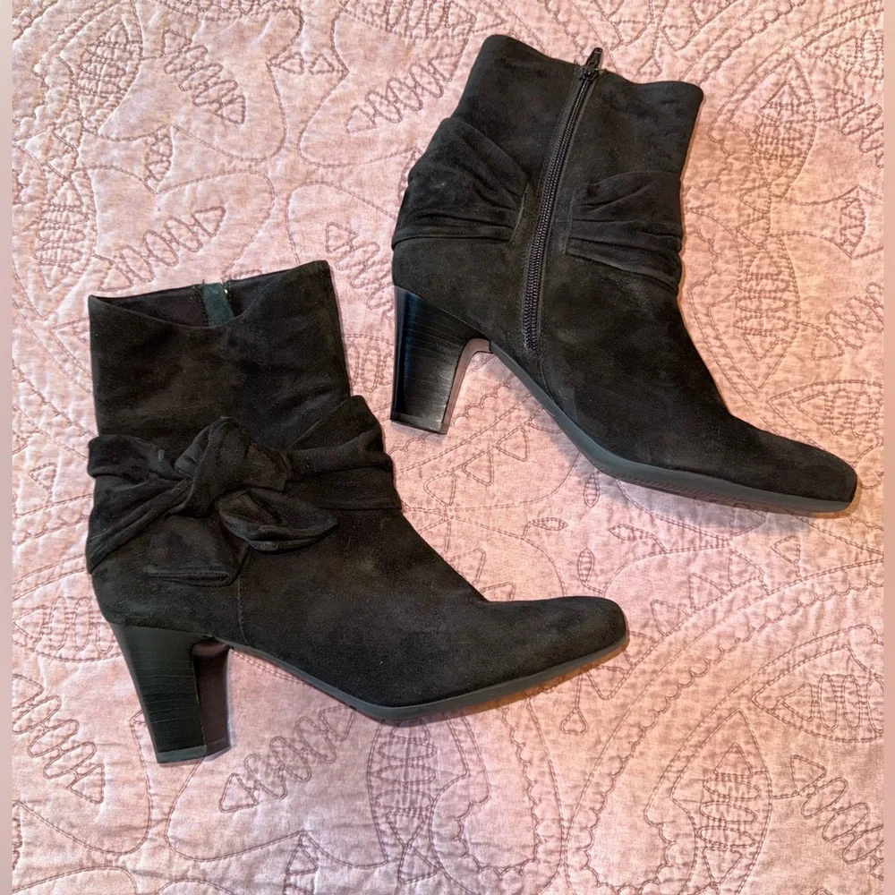 Van Eli Black Suede Heeled Boots - Picture 6 of 15